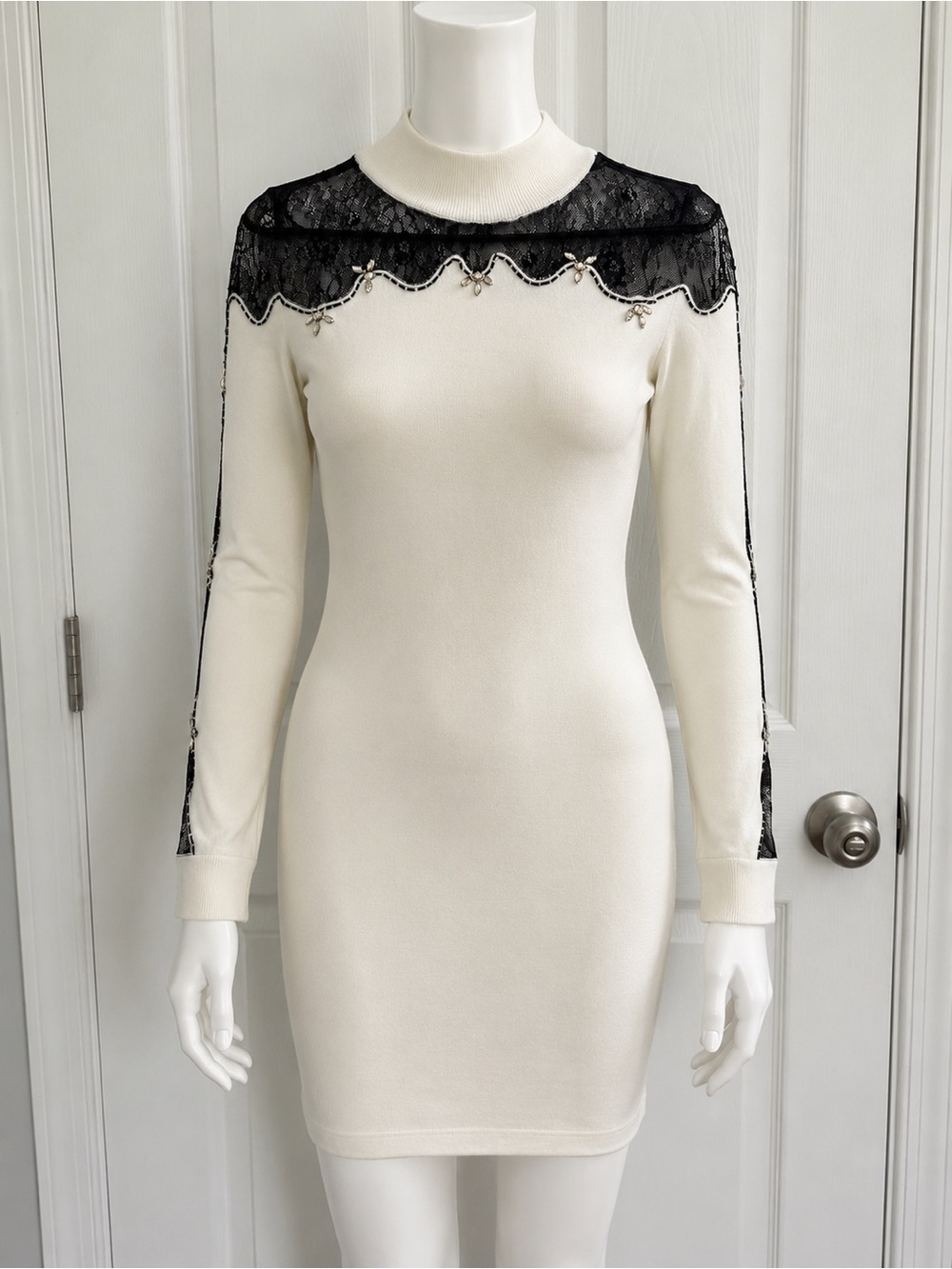 VENUS Cream Long-Sleeve Bodycon Dress with Black Lace Overlay